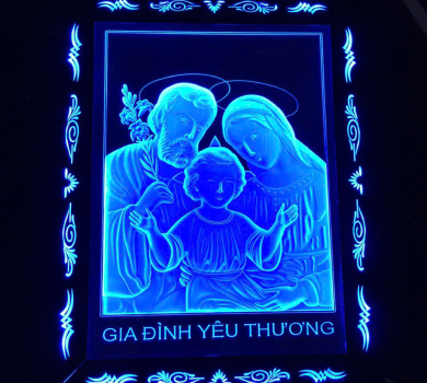 Tại sao phải sử dụng tranh ảnh mica thay cho tranh ảnh truyền thống